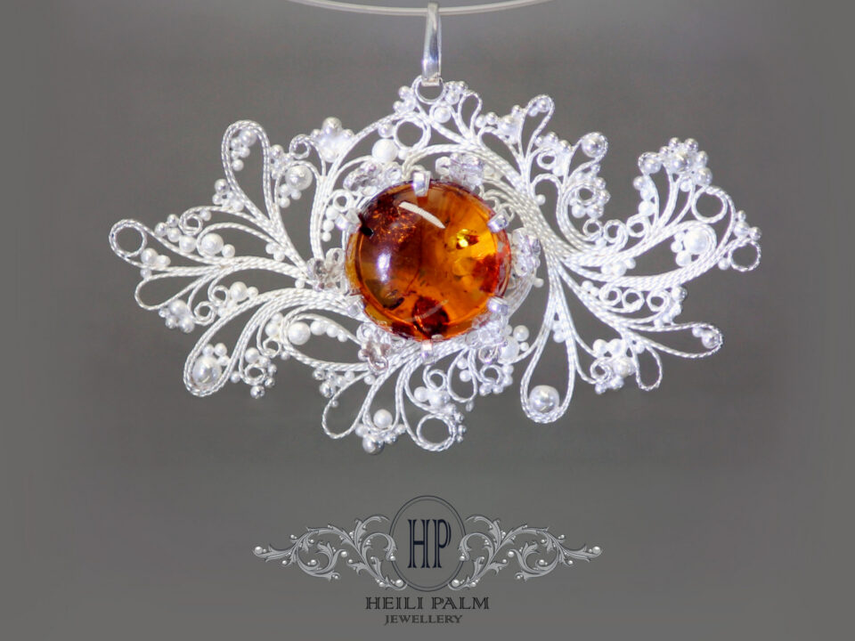 Glacies Filigra - Filigraan ripats kaelavõruga (laiem)