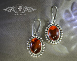 Graanulitega kõrvarõngad