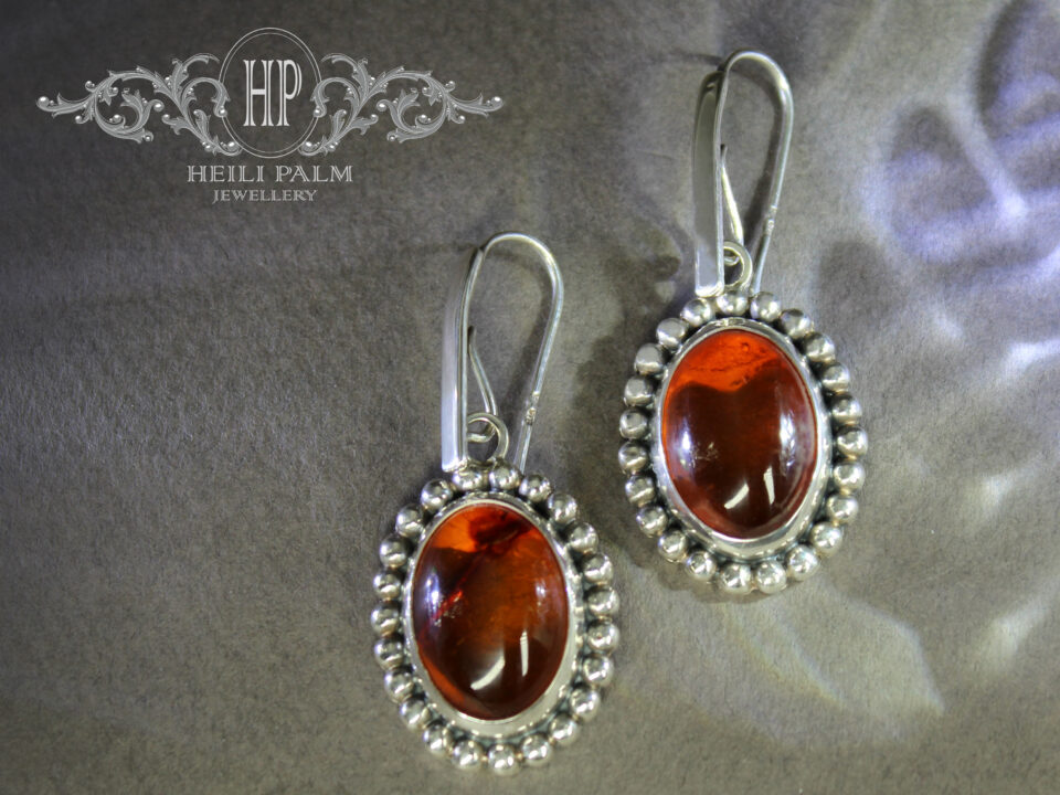 Graanulitega kõrvarõngad