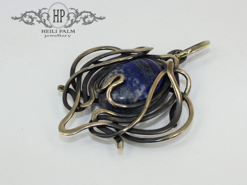 Messingist ripats lasuriidiga  “Creature”